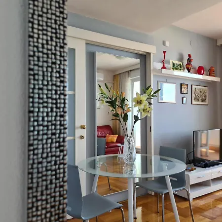 Lucky Pearl Apartment